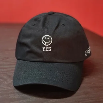 کلاه بیسبالی نقاب‌دار طرح لبخند