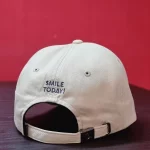 کلاه بیسبالی نقاب‌دار طرح لبخند