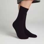 جوراب ساق بلند زنانه | رنگ مشکی طرح ساده - Image 2